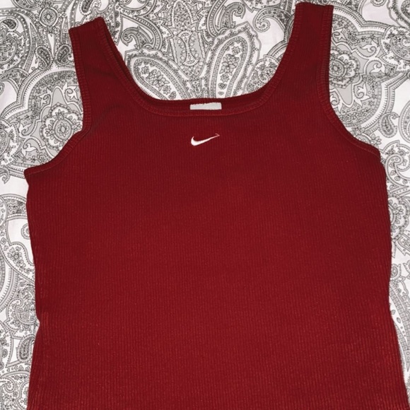 Form Fitting Nike tanktop - Picture 1 of 3